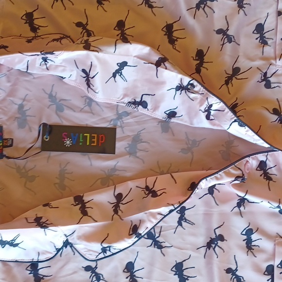 DOLLSKILL 2x Pink satin lounge set with black ants all over.Top/Shorts - Picture 5 of 13